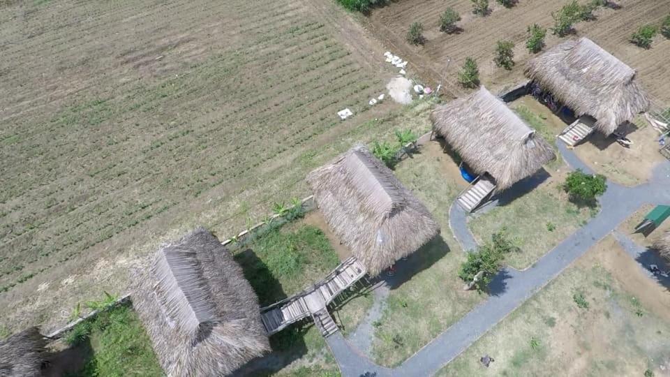 Sunny Field Eco Stilt House Villa กั๊ตเตียน ภายนอก รูปภาพ